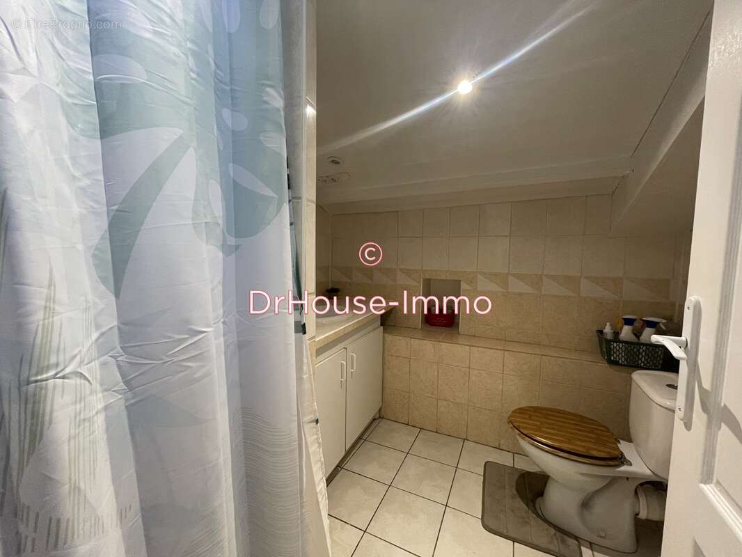 Maison à SAINT-APOLLINAIRE-DE-RIAS