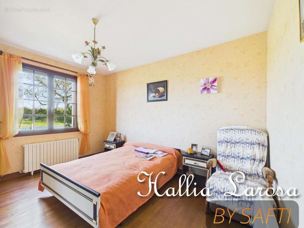 Maison 130 m² à Thollet  - photo 8