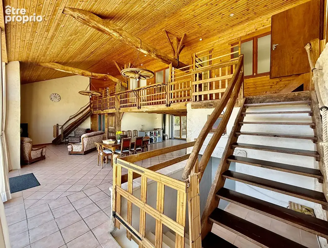 Exceptionnelle propriété de village avec gîte et piscine chauffée - Excellent potentiel de revenus - photo 14