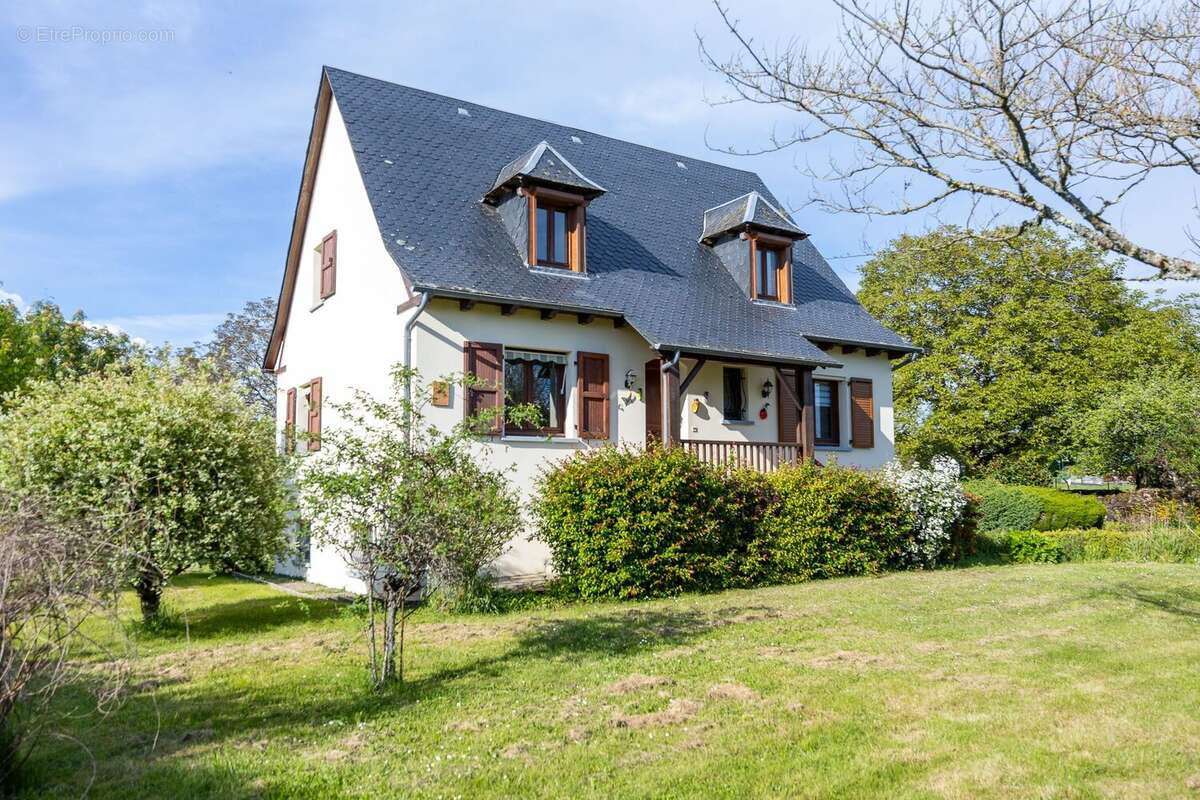 Maison 107 m² à Pleaux  - photo 2