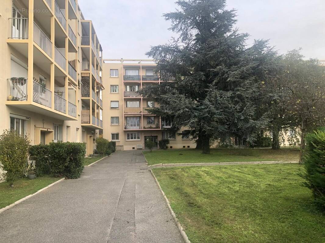Appartement à BOURG-LES-VALENCE