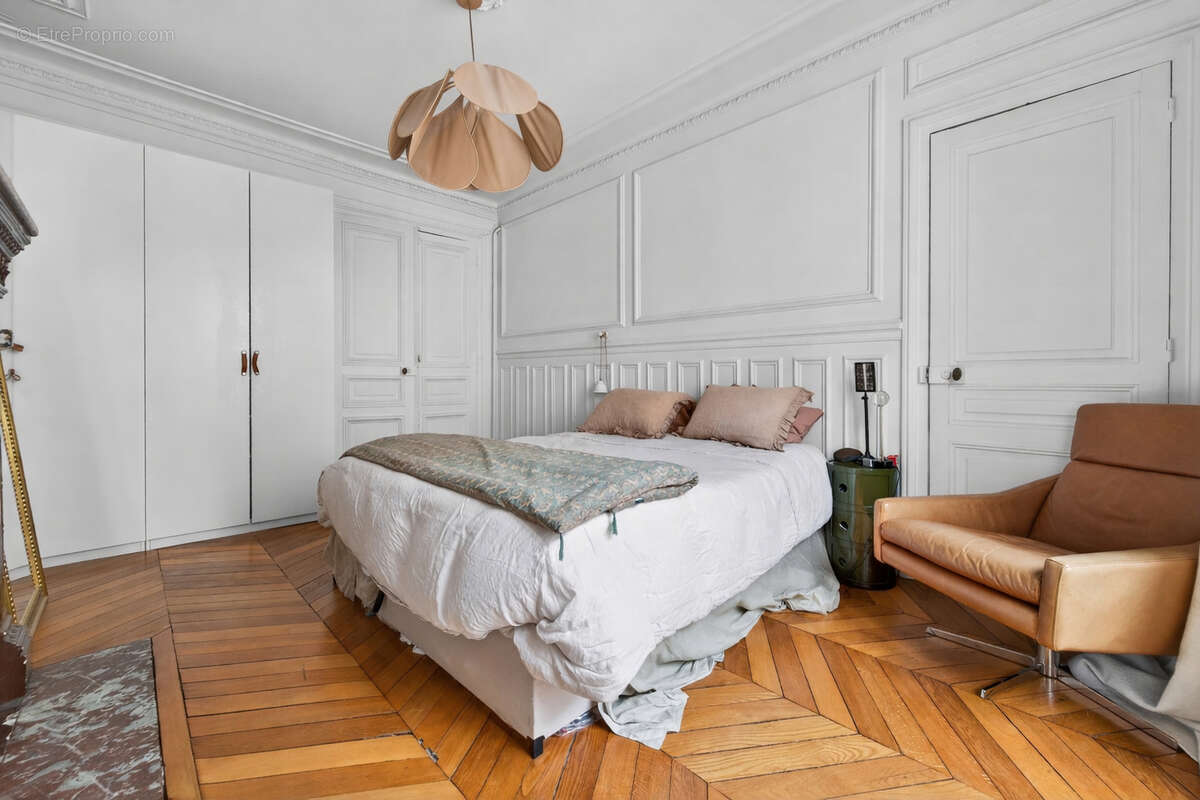 Appartement à PARIS-7E