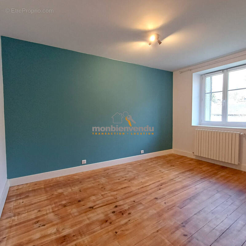 Appartement à POLMINHAC