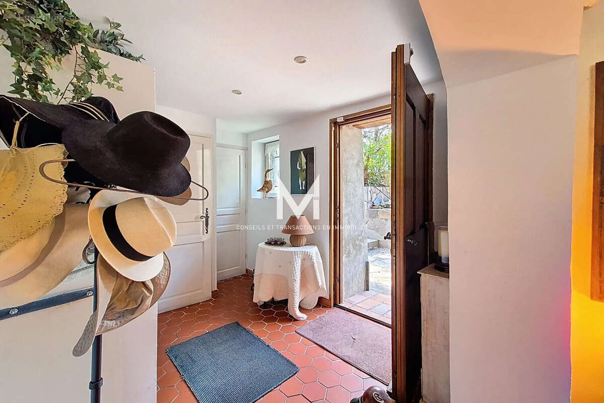 Maison à PLAN-DE-LA-TOUR