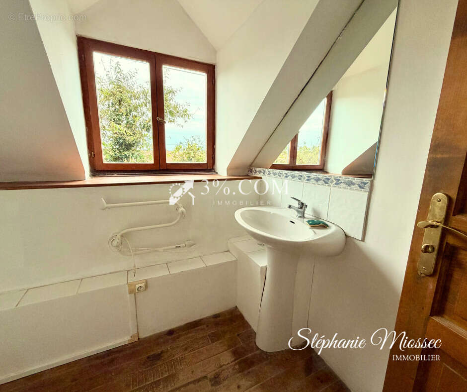 Maison à SAINT-VRAN