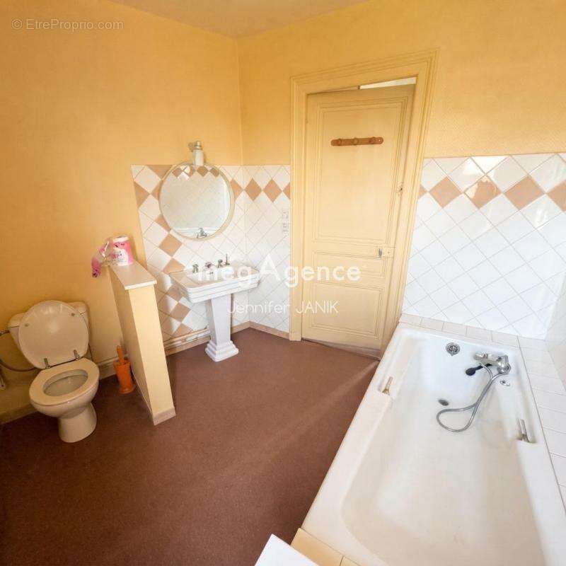 Bien d'exception au coeur d'une commune dynamique - photo 9