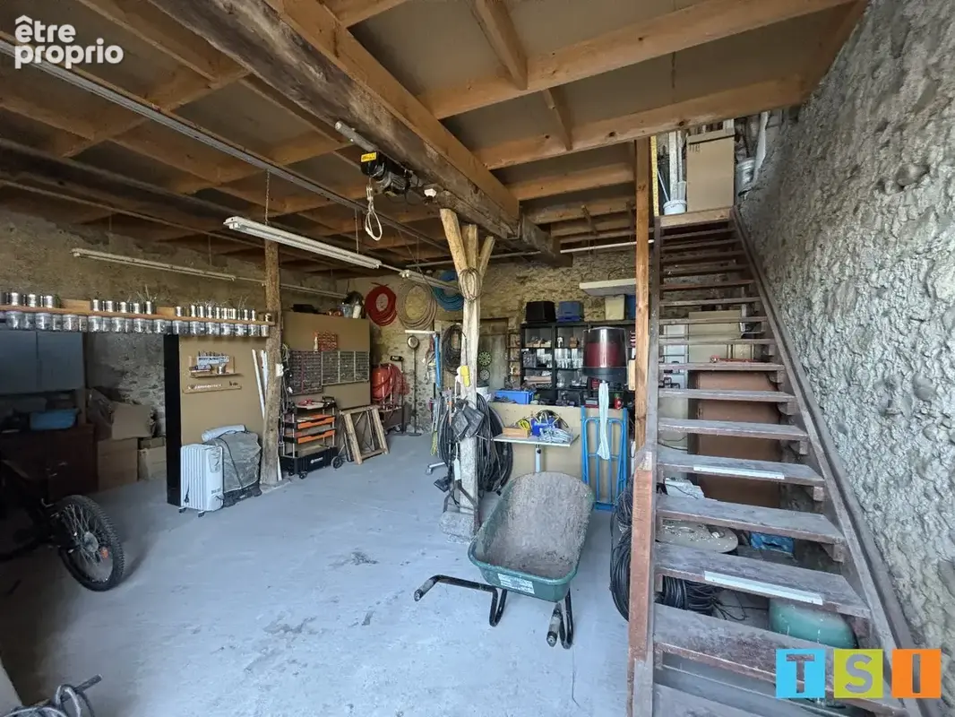 Ancien corps de ferme rénové avec deux habitations et fort potentiel - photo 10