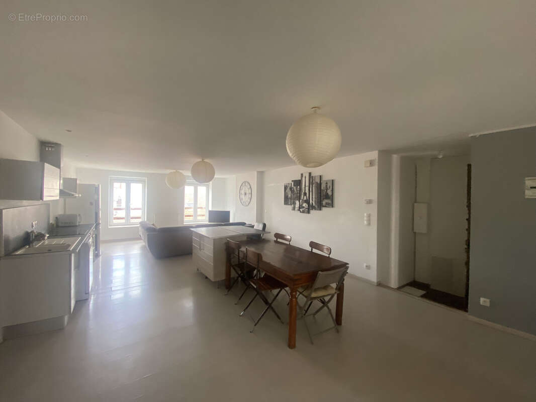 Appartement à SAINT-ETIENNE