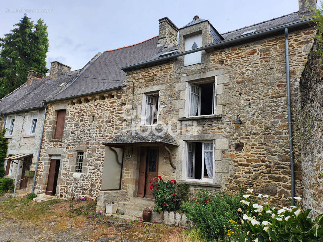 Maison à LE HINGLE