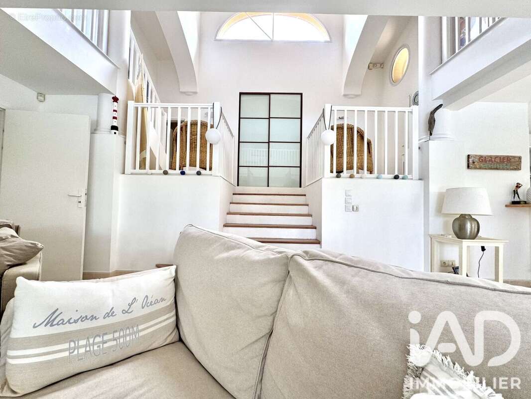 Maison 184 m² à Lacanau  - photo 6