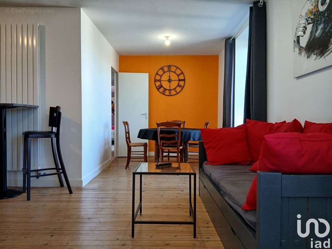 Photo 9 - Commerce à BEUXES