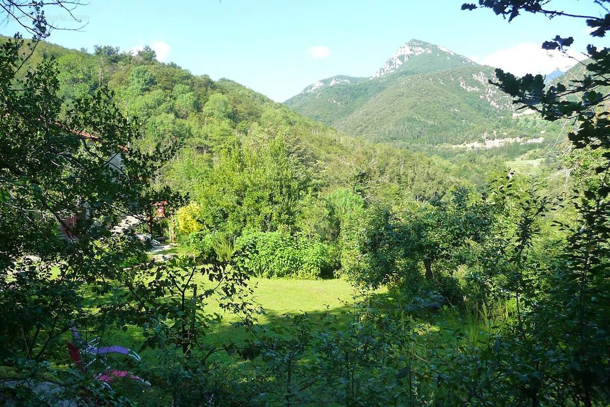 Maison à SAINT-LAURENT-DE-CERDANS