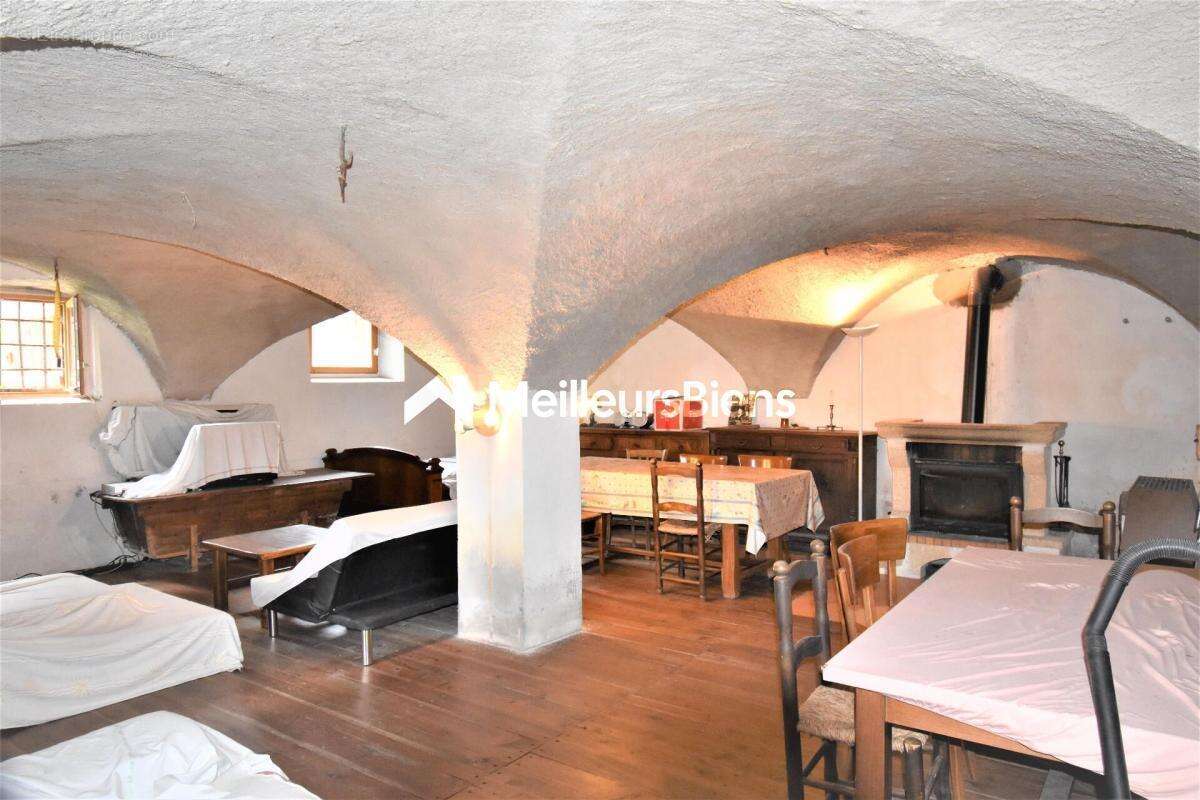 Maison de village 9 pièces 269 m² à rénover à Névache - photo 7