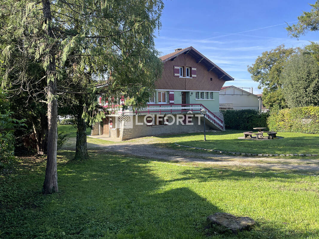 Maison à LONS-LE-SAUNIER