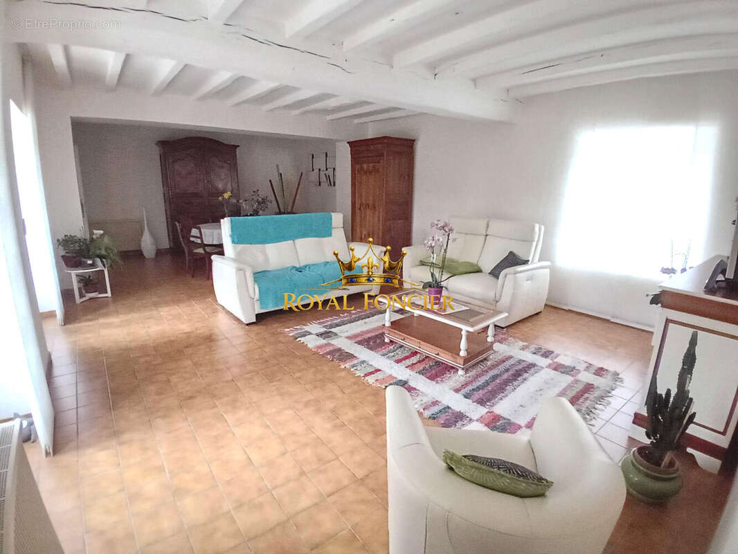 Maison 133 m² à Sainte-Maure-De-Touraine  - photo 2