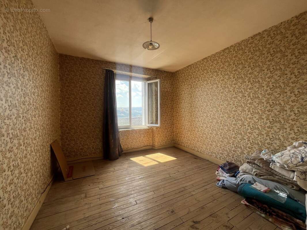 Maison 110 m² à Apchon  - photo 5