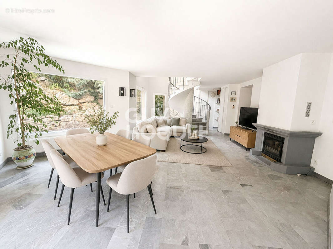 Maison 4 chambres garage piscine - photo 3