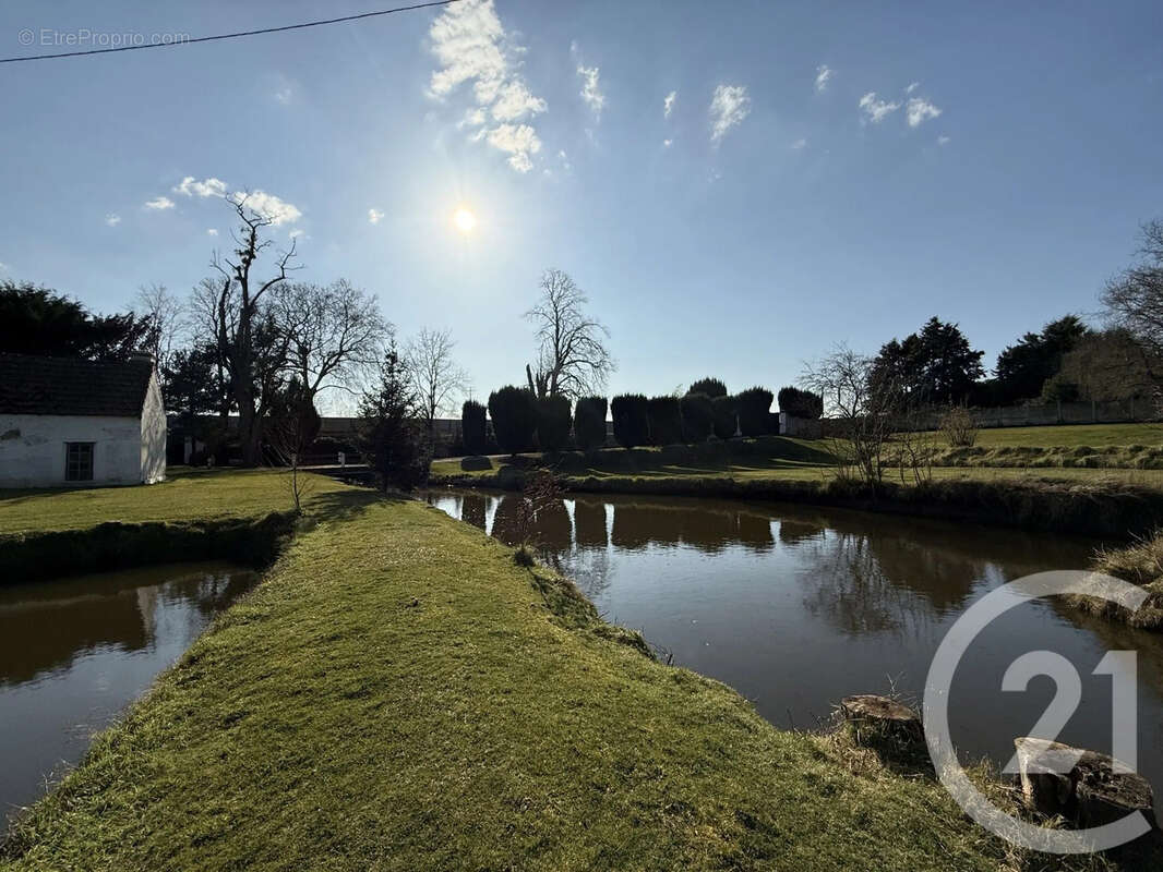 Maison à VILLENEUVE-SUR-ALLIER