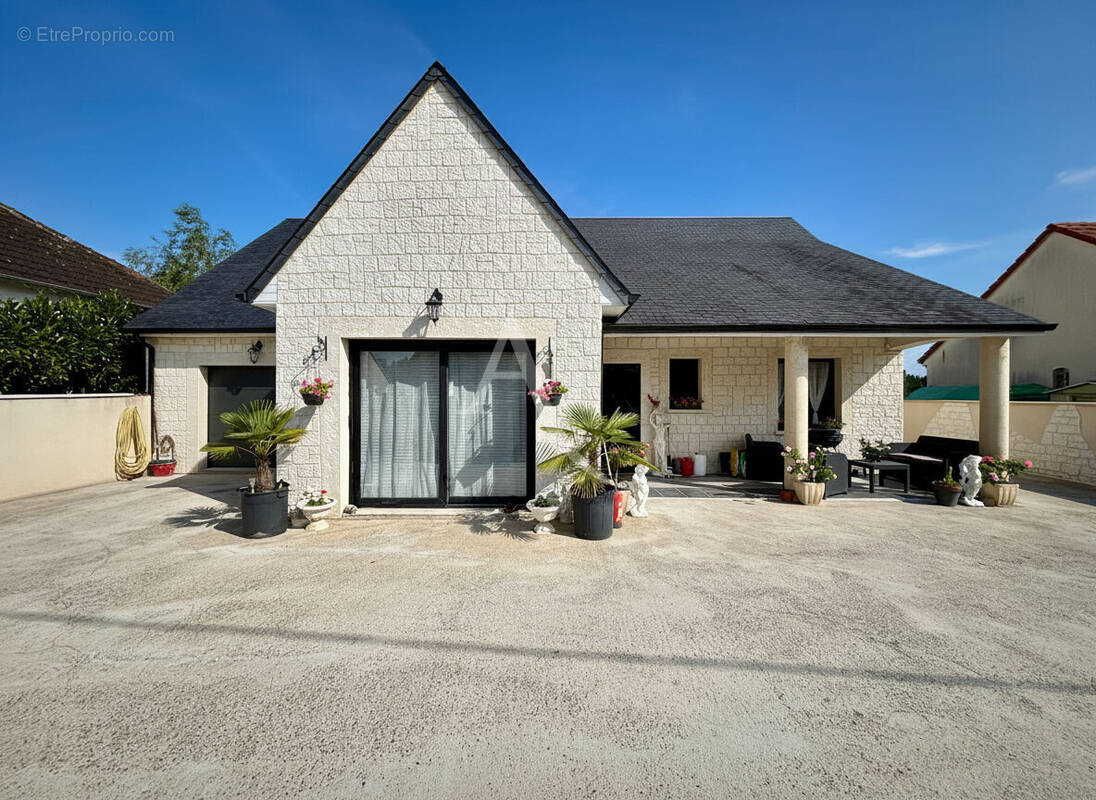 Maison à CONTRES