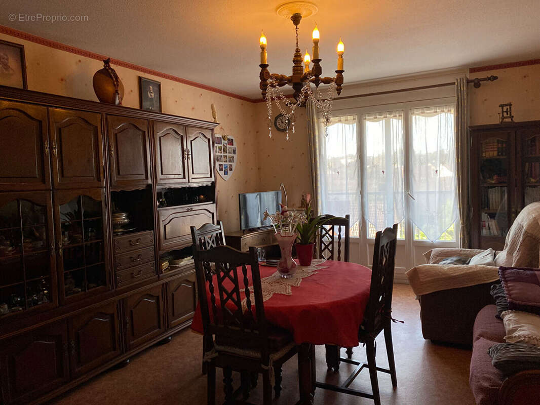 Appartement à MONTCEAU-LES-MINES