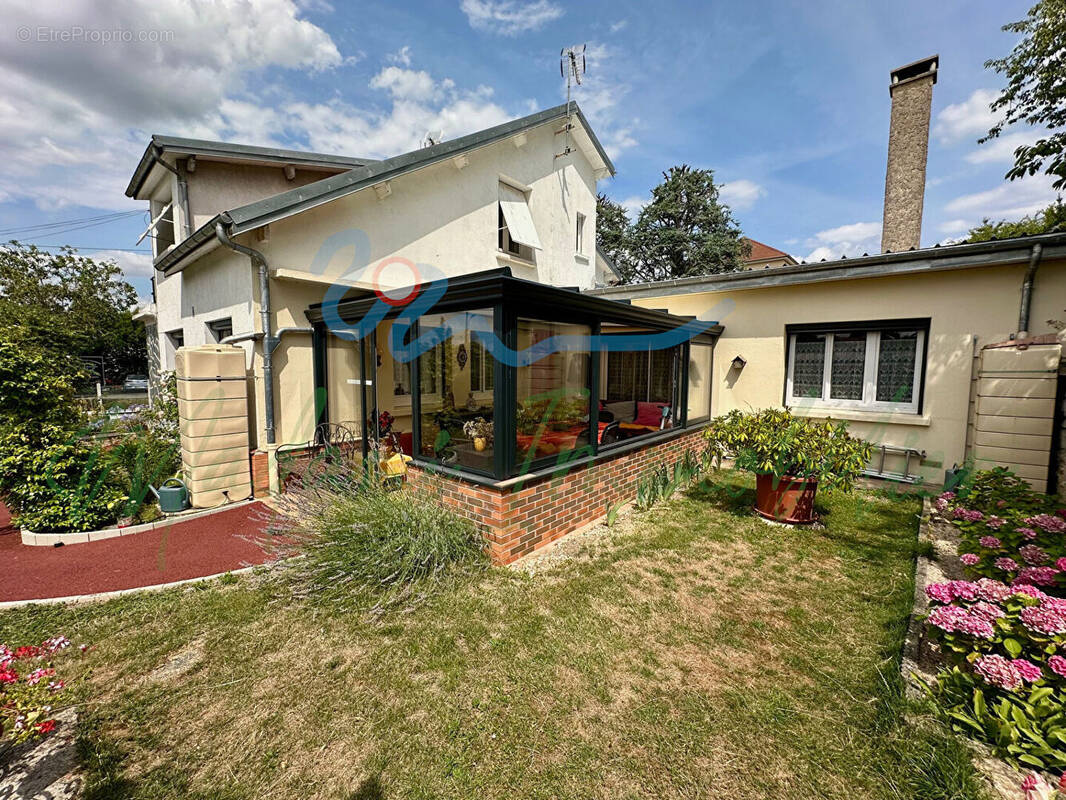 Maison à BONNIERES-SUR-SEINE