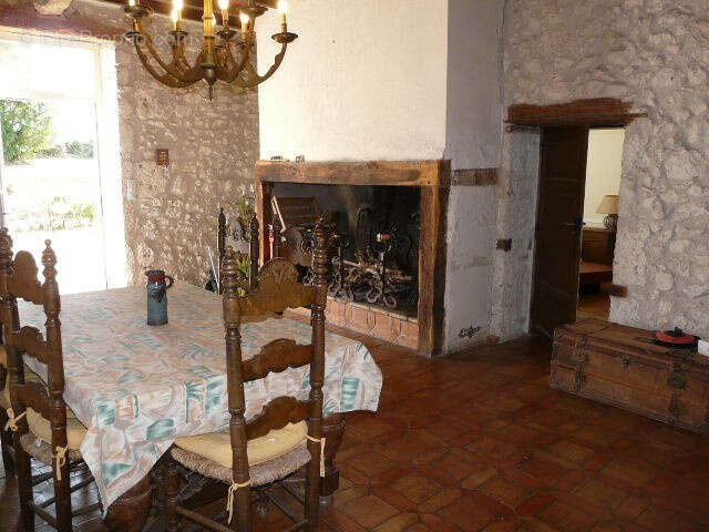 Belle maison de maître sur 10 Ha de prairies et de bois - photo 5