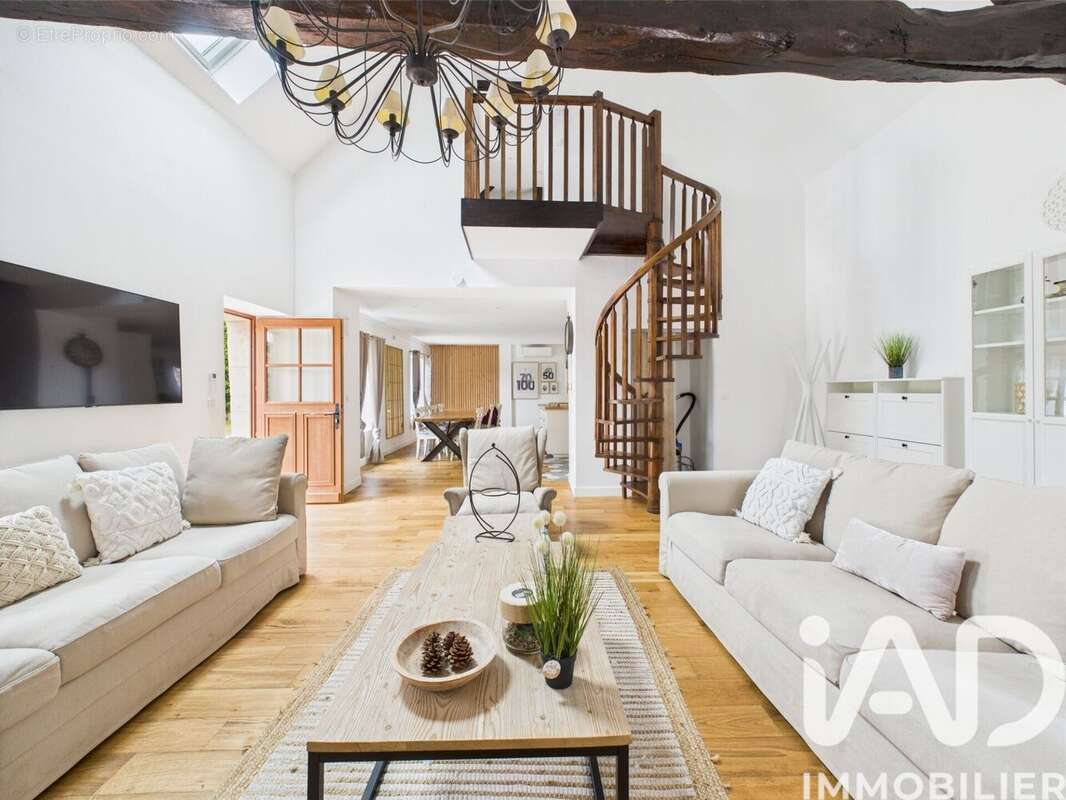 Maison 444 m² à Cornant  - photo 2