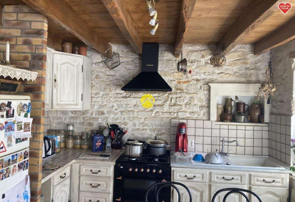Maison à DUN-SUR-AURON