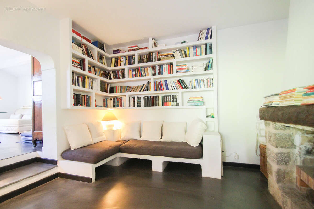 Maison à TOURRETTES-SUR-LOUP