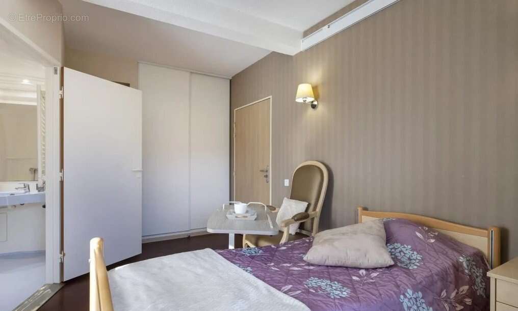 INVESTISSEMENT LOCATIF  Jonzac  Résidence EHPAD Résidence du Bourg Nouveau  6.55 % de rentabilité - photo 3