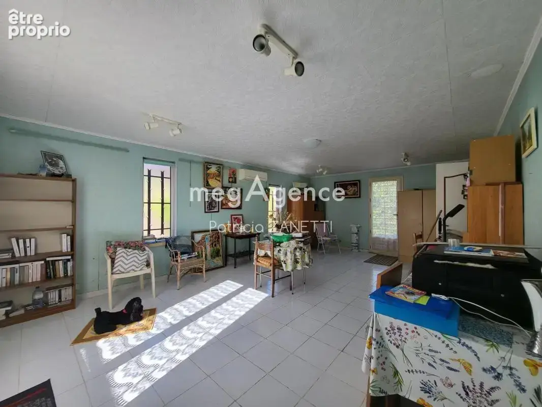 Maison 2 chambres, 1900 m² de terrain, véranda, garage - photo 7