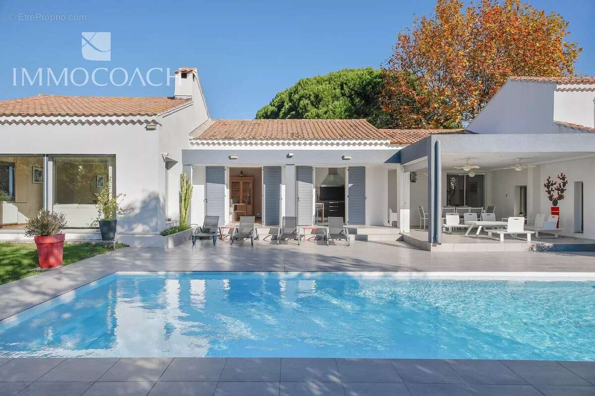 Maison à CARQUEIRANNE