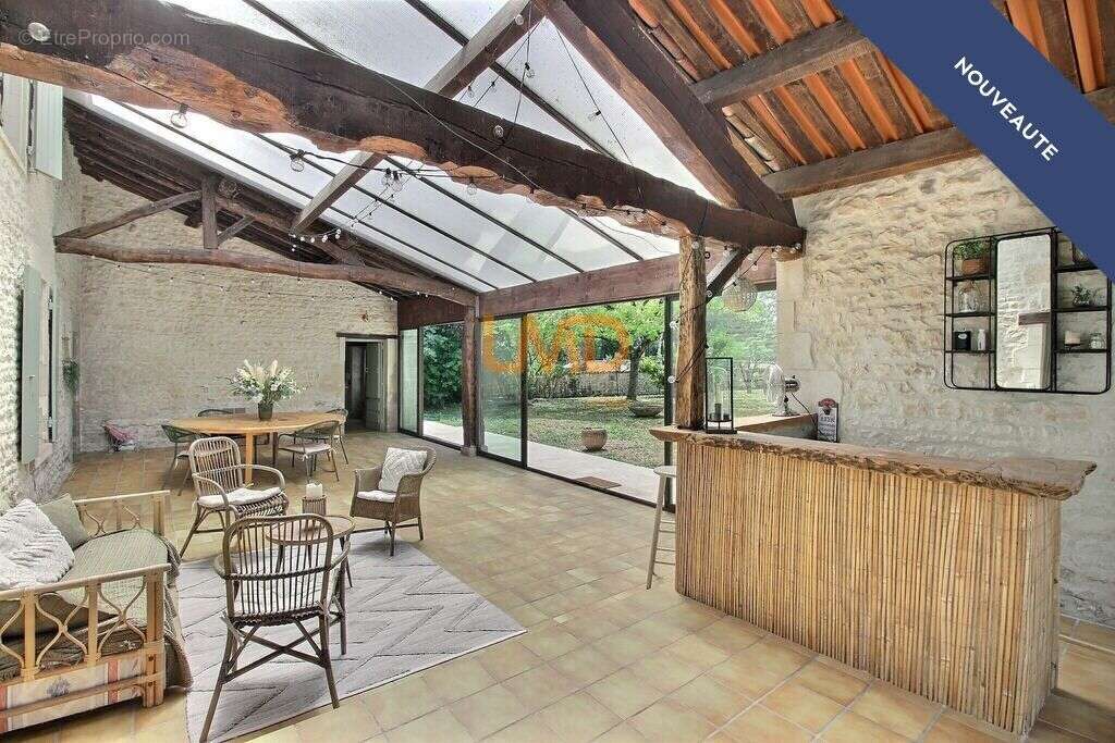 Demeure ancienne rénovée avec piscine - photo 13