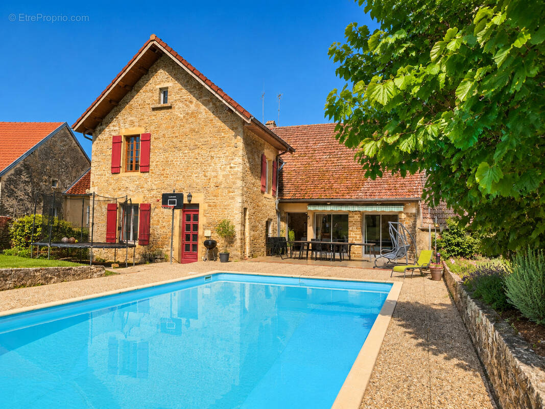 Maison à CONFLANDEY