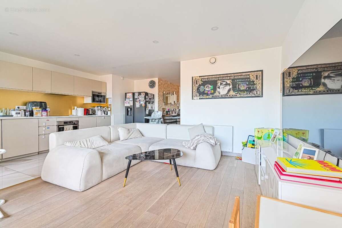 Appartement à CHARENTON-LE-PONT