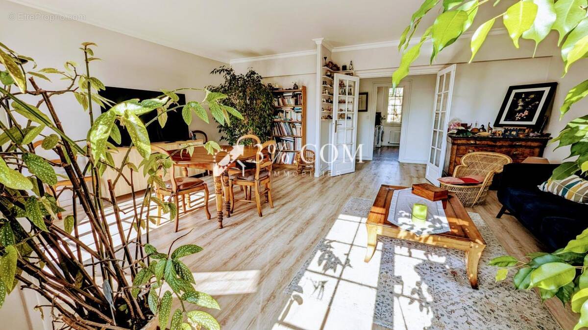 Appartement à VERSAILLES