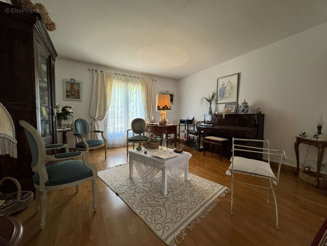 Maison à BARBEZIEUX-SAINT-HILAIRE