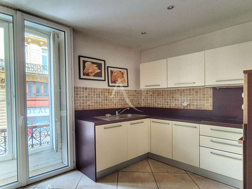 Appartement à BORDEAUX