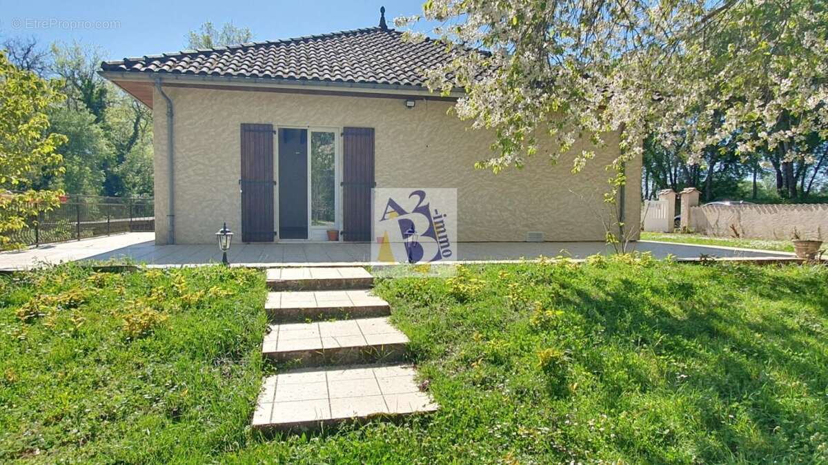 Maison à PUYMOYEN