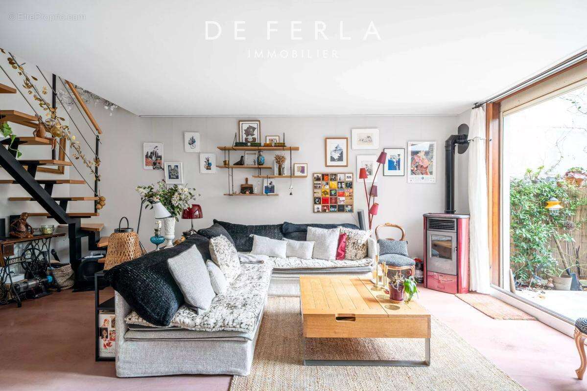 Appartement à PARIS-14E