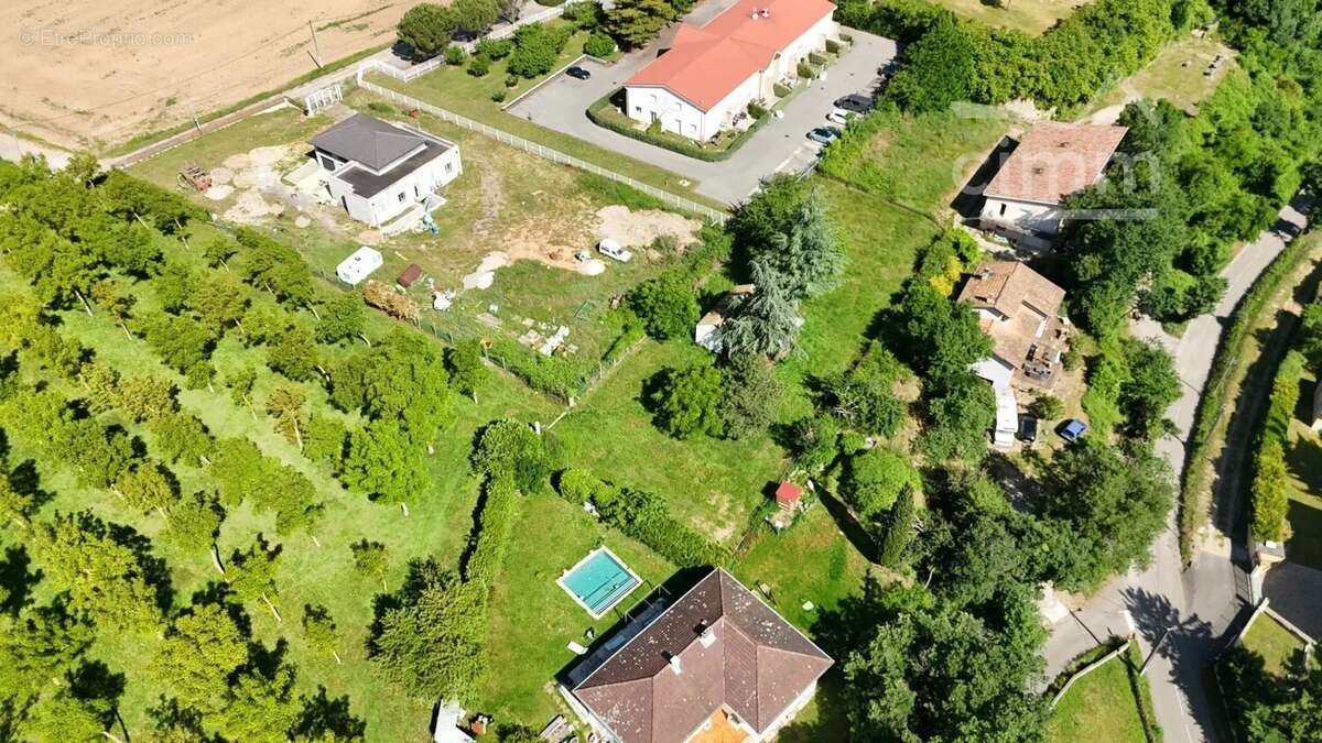 Terrain à CHANAS