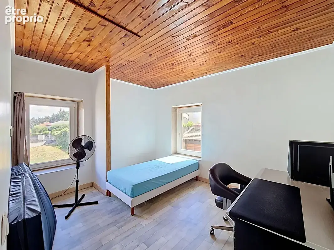 Maison familiale avec grange de 130 m², dépendances et terrain de 1 282 m² - photo 6