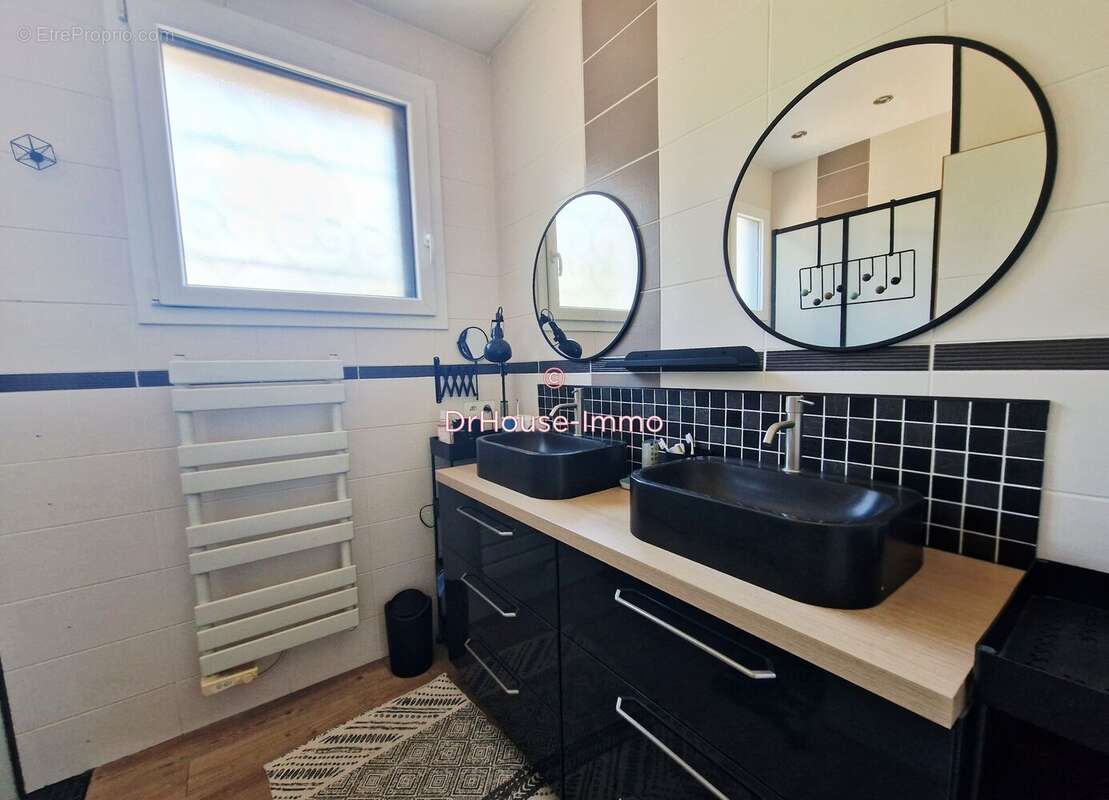 Maison 146 m² à Romans-Sur-Isere  - photo 8