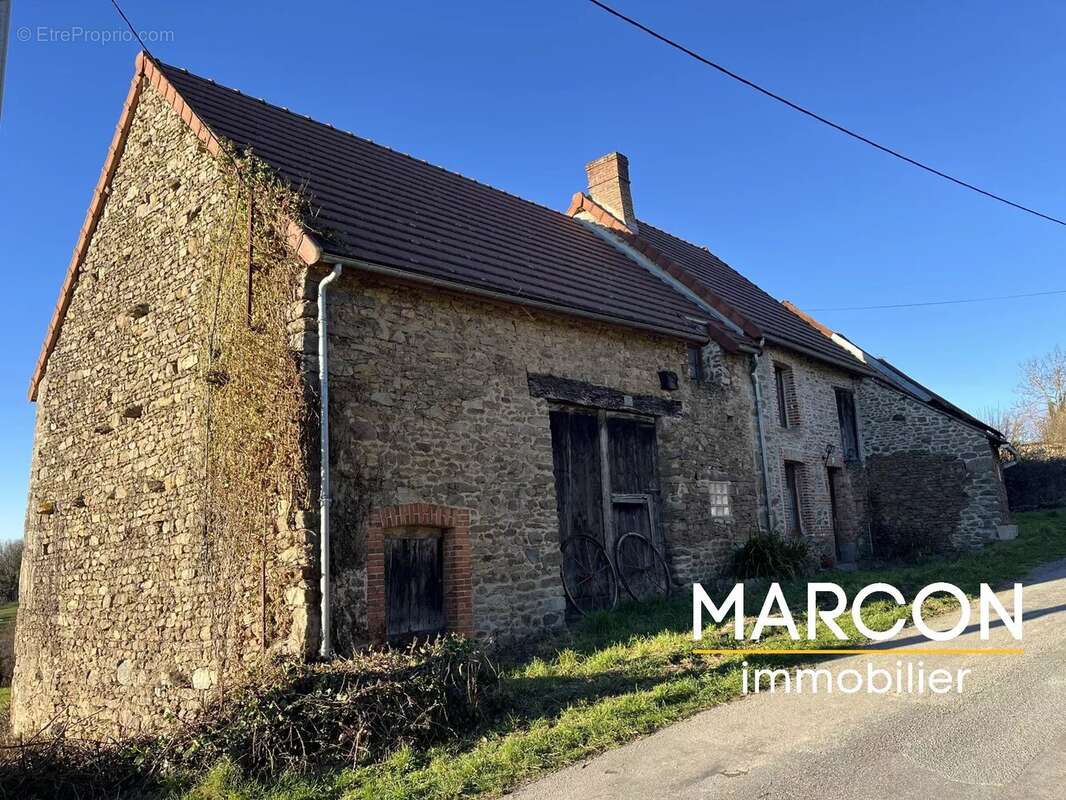 Maison à PIONNAT
