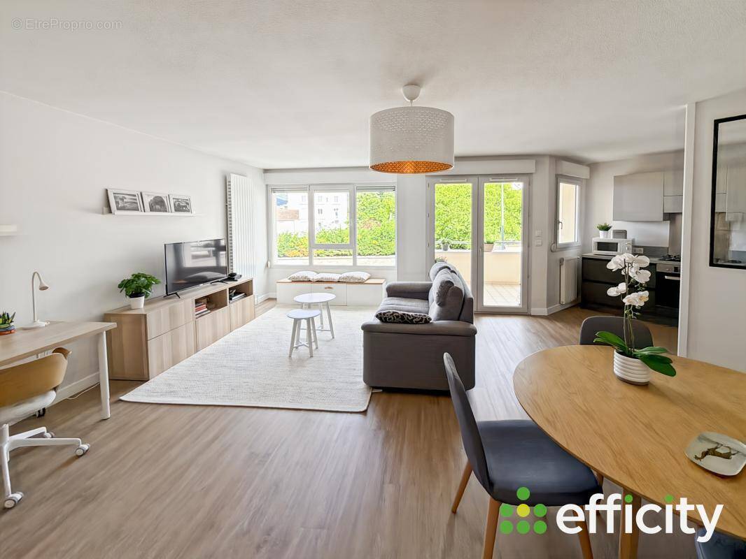 Appartement à VAUGNERAY