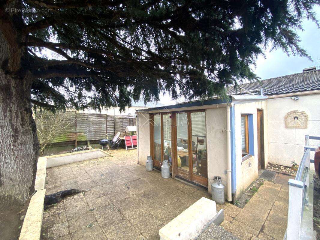 Maison à LIMETZ-VILLEZ