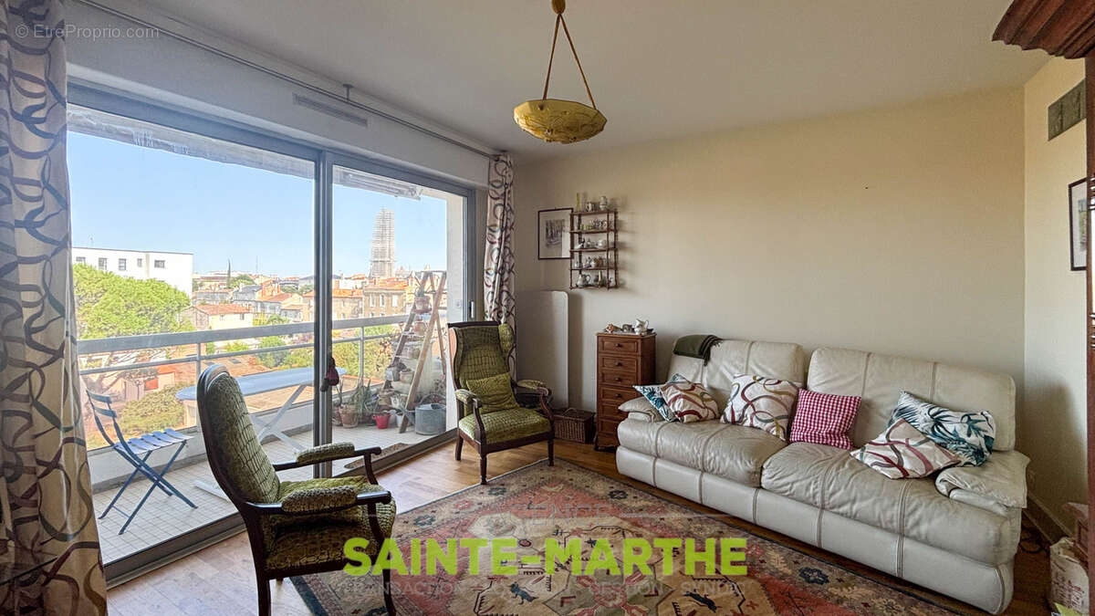 Niort centre. Bel appartement T3 avec garage. - photo 3