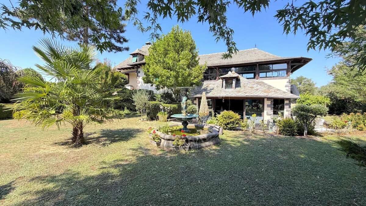 Propriété d’exception de 469 m² avec piscine intérieure - photo 16