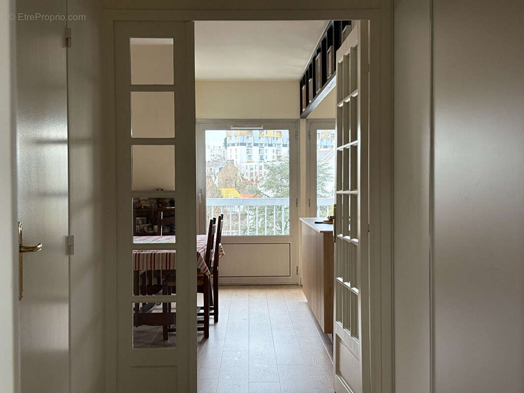 Appartement T5 seul au dernier étage traversant Est/Ouest avec balcons, ascenseur et grand garage double - photo 6