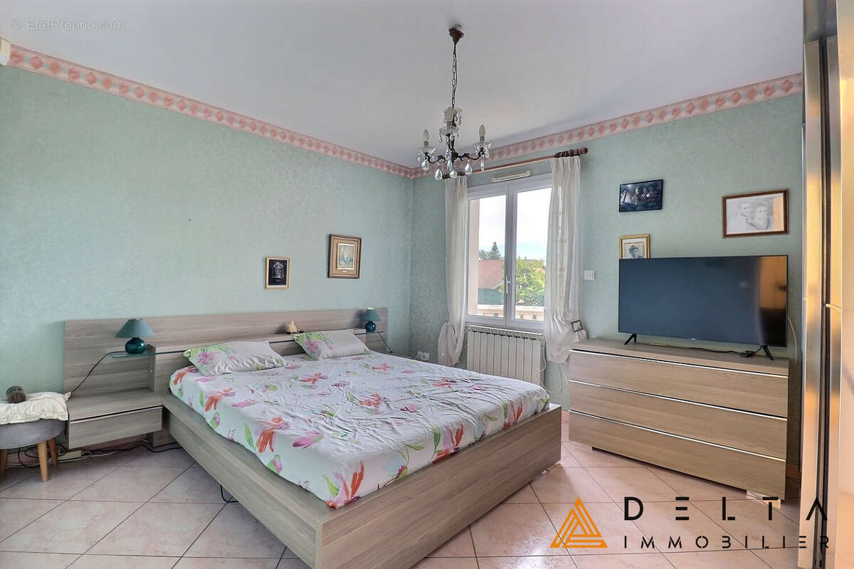 Maison à SATOLAS-ET-BONCE